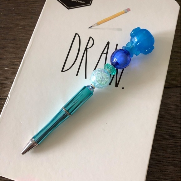 Star Wars Doorables: Leia Organa (STAR WARS: A NEW HOPE™) handmade beaded pen - Picture 3 of 3